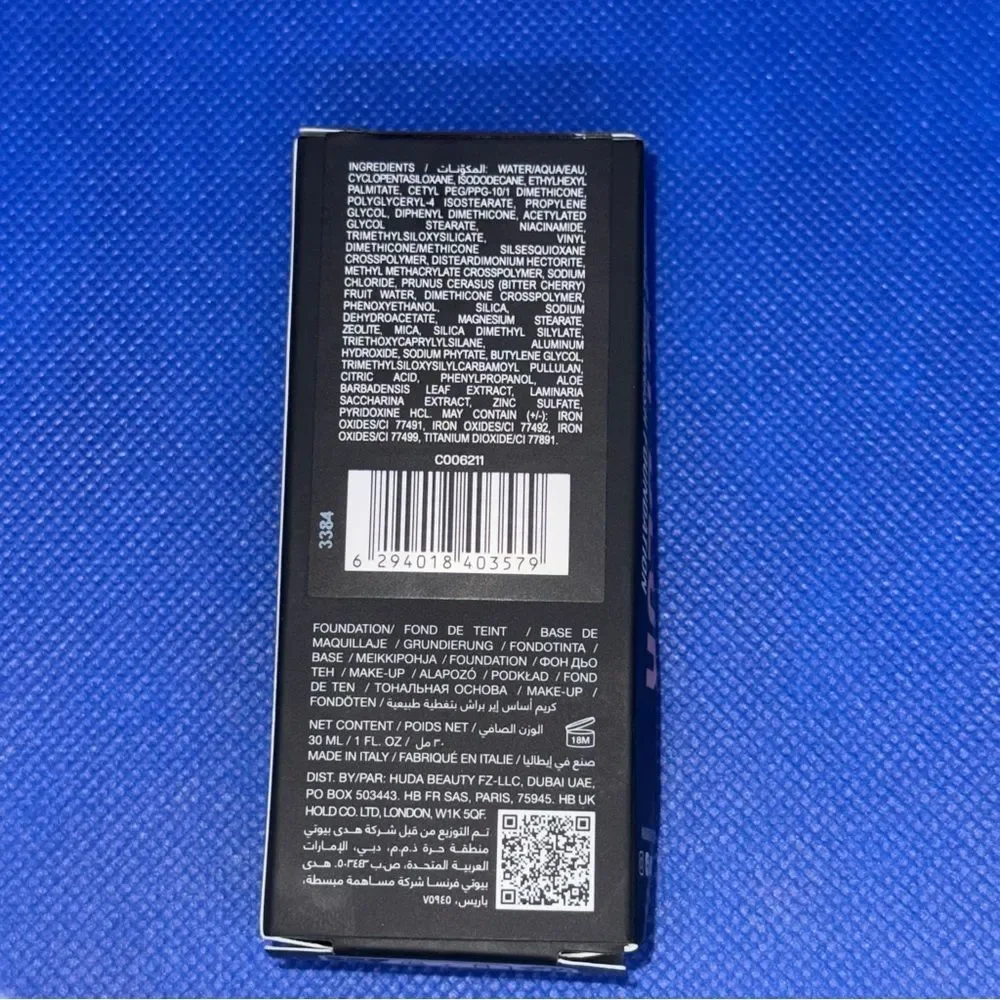 HUDA BEAUTY Easy Blur Foundation - Ganache 560R